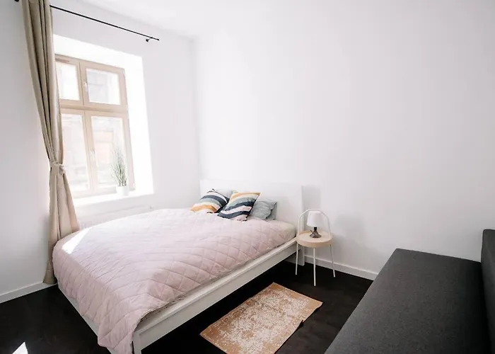 Piotrkowska 50 & Narutowicza Five-Room Elite Enclave - New Listing