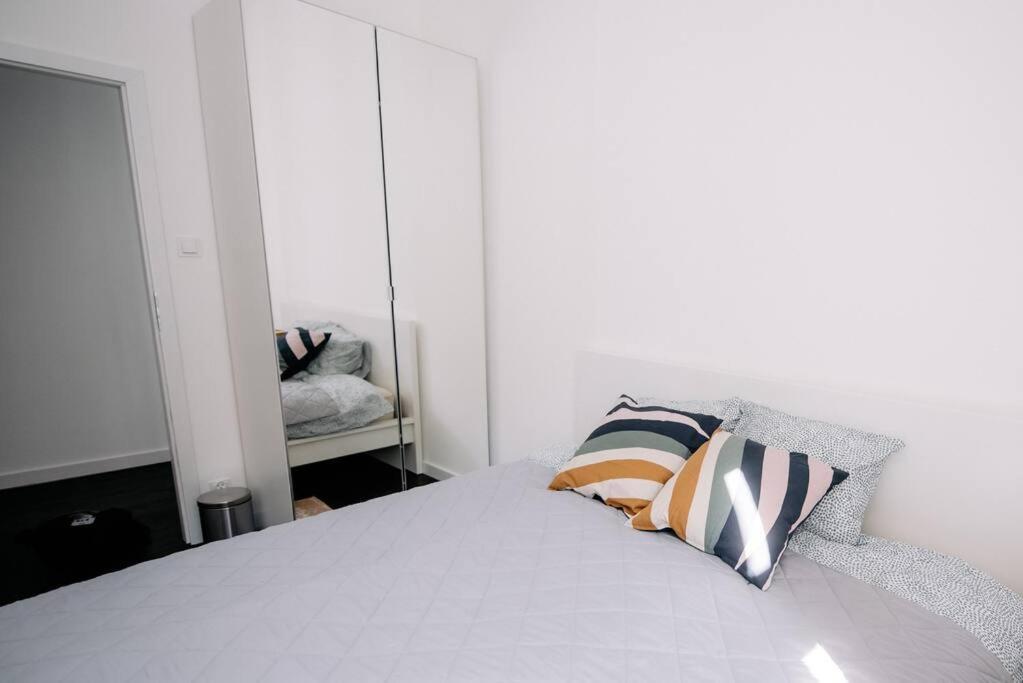 Apartment Piotrkowska 50 & Narutowicza Five-room Elite Enclave - New Listing