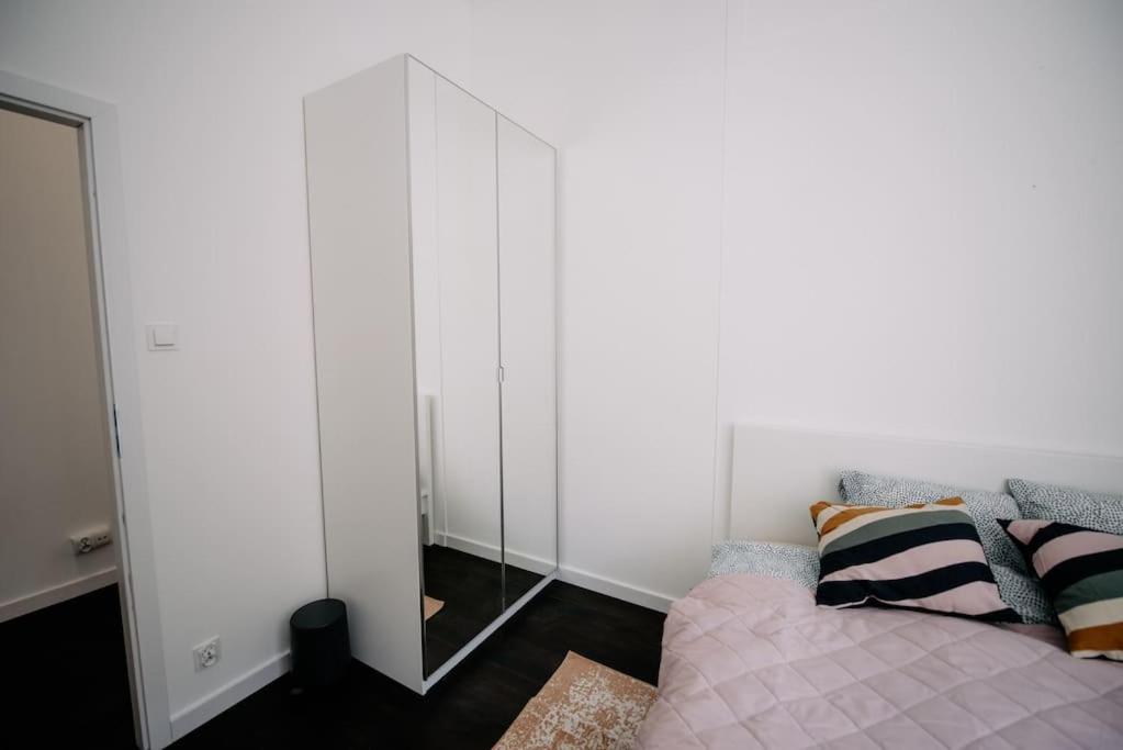 Apartment Piotrkowska 50 & Narutowicza Five-room Elite Enclave - New Listing *